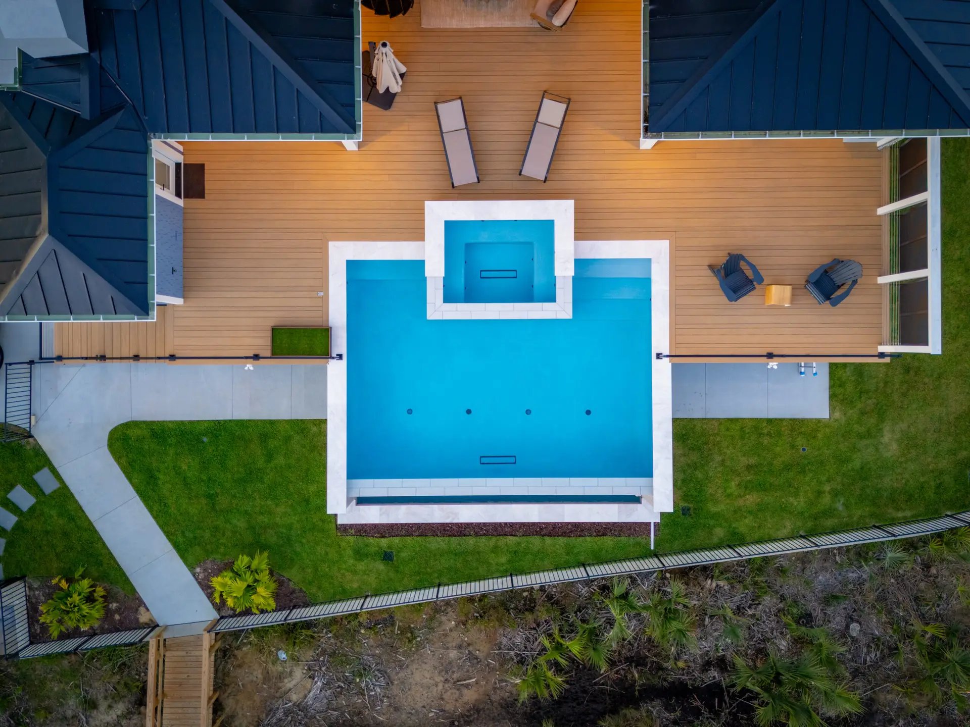 Deck-level pool and spa, Heritage Pools project