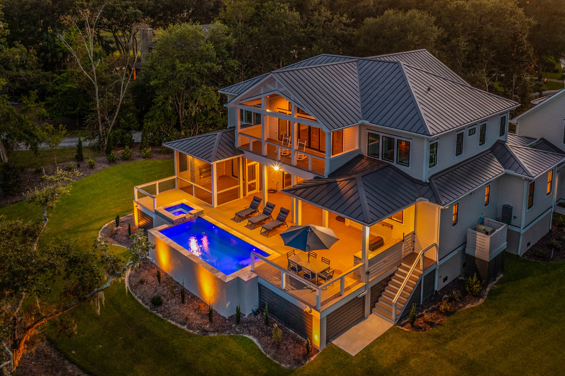 Raised deck pool and spa, Heritage Pools project
